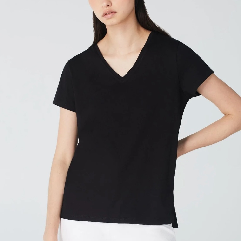 Uncle Studios V-Neck T-shirt